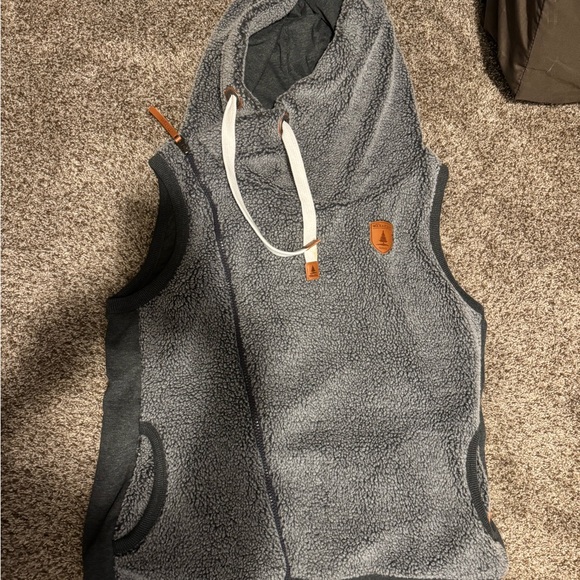 Wanakome Gray Sherpa Sleeveless Hoodie - Picture 2 of 5